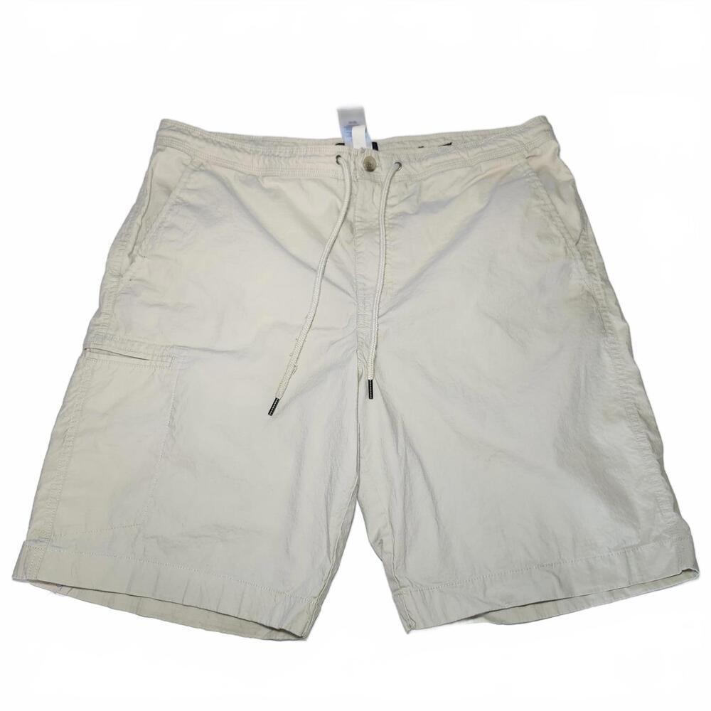 CHAPS Men's Lightweight Stretch Shorts - Size 36, Cream
